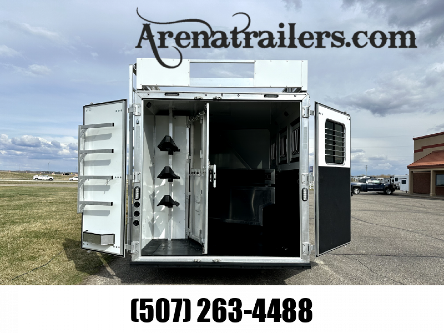 Used 2023 Lakota 3H 15' LQ  Horse Trailer