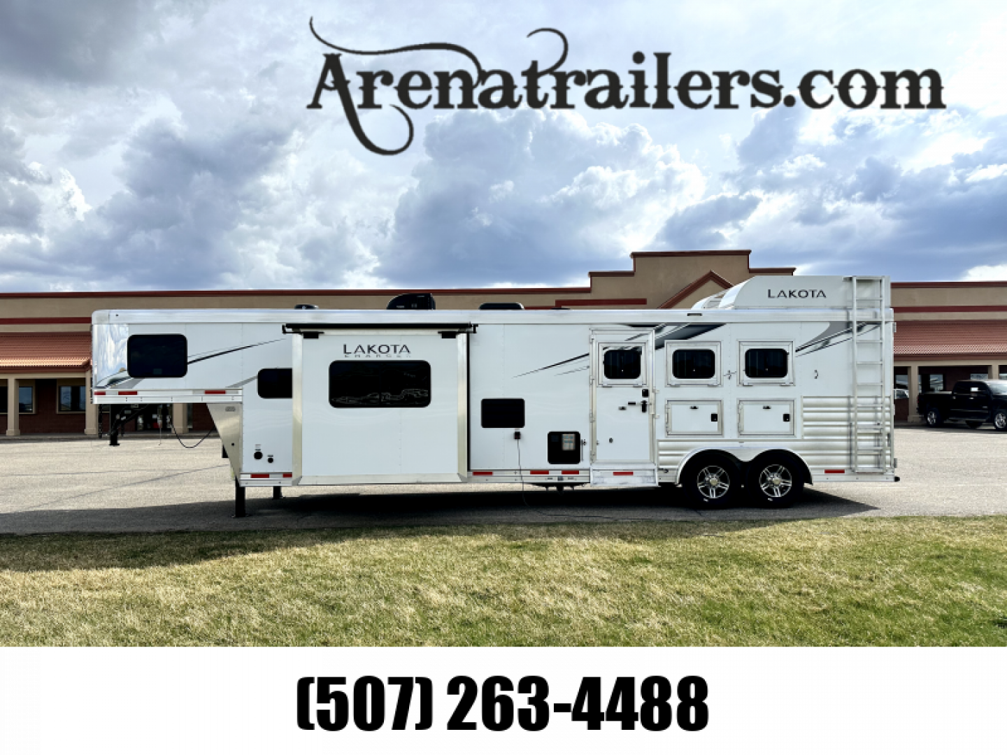 Used 2023 Lakota 3H 15' LQ  Horse Trailer