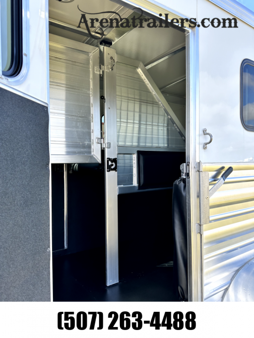 New 2024 Cimarron Trailers 2H BP Straight Load Horse Trailer