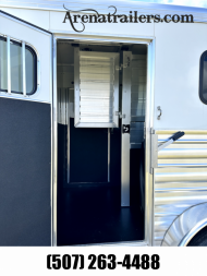 New 2024 Cimarron Trailers 2H BP Straight Load Horse Trailer