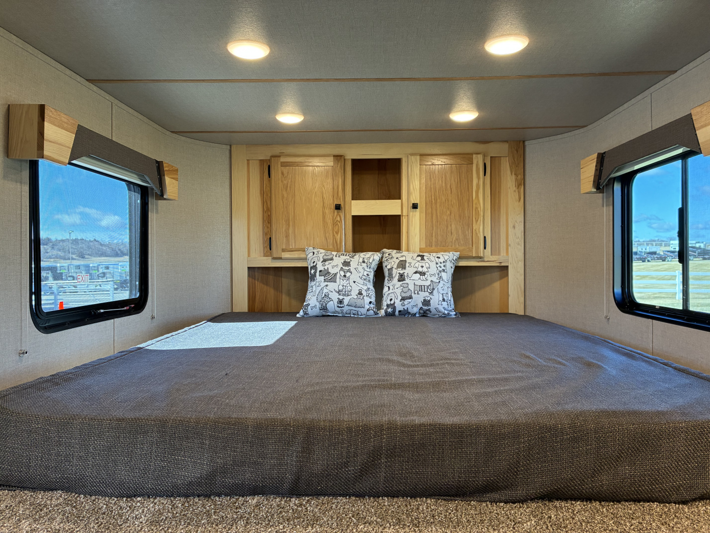 New 2026 Lakota 2H 7' LQ AC27 Horse Trailer