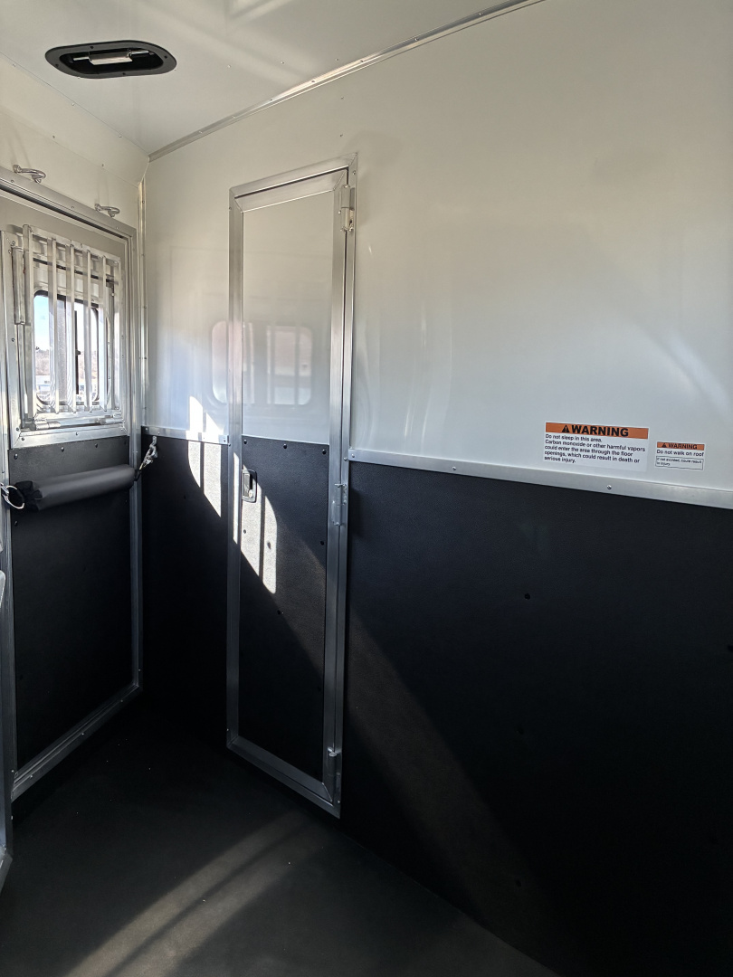 New 2026 Lakota 2H 7' LQ AC27 Horse Trailer