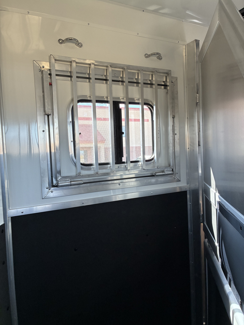 New 2026 Lakota 2H 7' LQ AC27 Horse Trailer