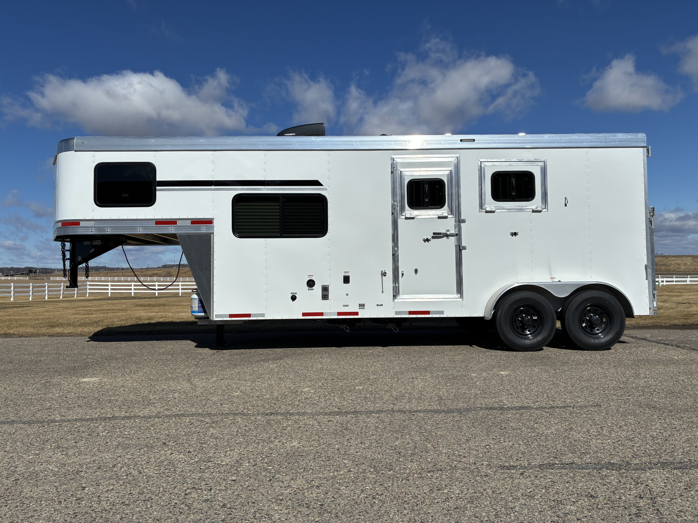 New 2026 Lakota 2H 7' LQ AC27 Horse Trailer
