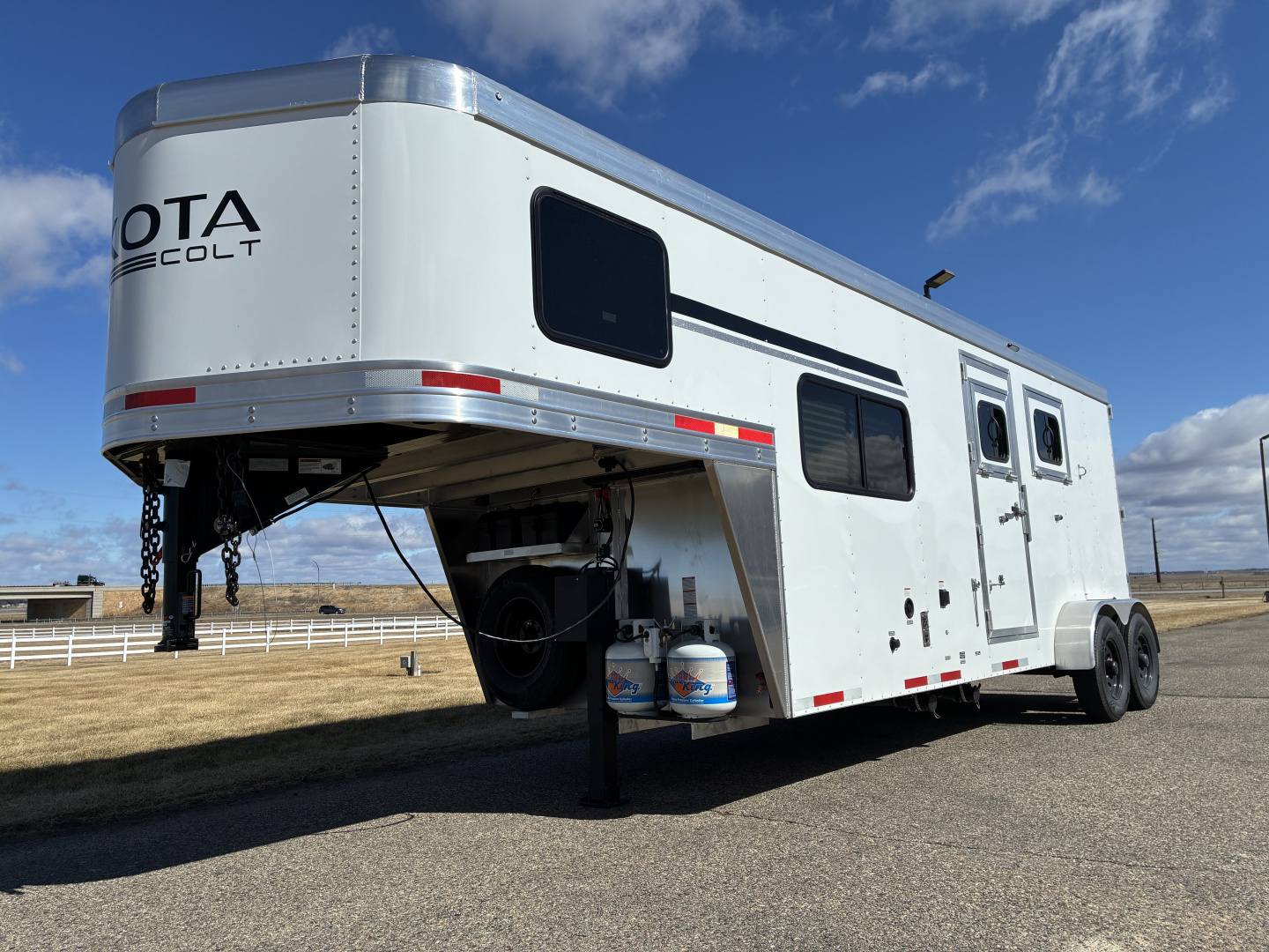 New 2026 Lakota 2H 7' LQ AC27 Horse Trailer