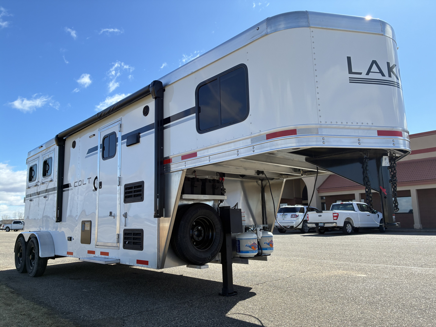 New 2026 Lakota 2H 7' LQ AC27 Horse Trailer