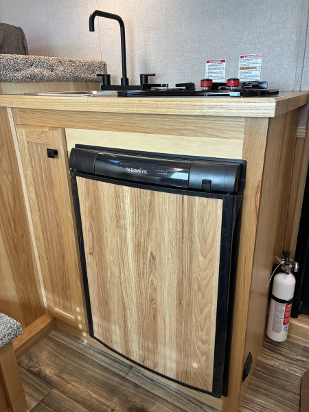 New 2026 Lakota 2H 7' LQ AC27 Horse Trailer