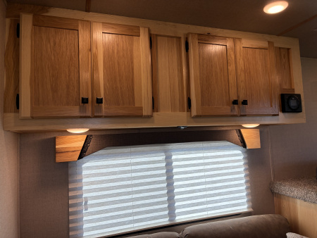 New 2026 Lakota 2H 7' LQ AC27 Horse Trailer