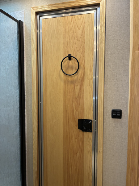 New 2026 Lakota 2H 7' LQ AC27 Horse Trailer