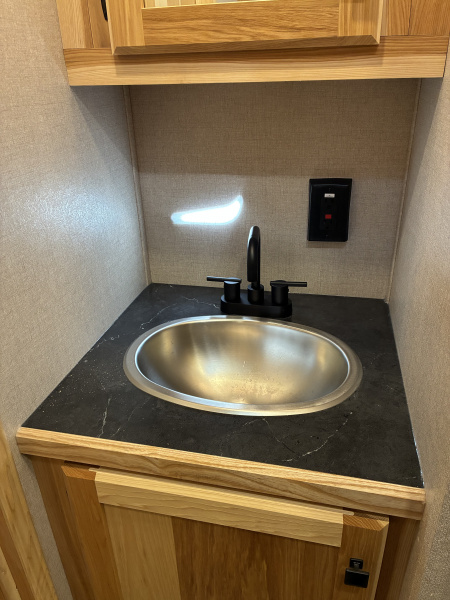 New 2026 Lakota 2H 7' LQ AC27 Horse Trailer