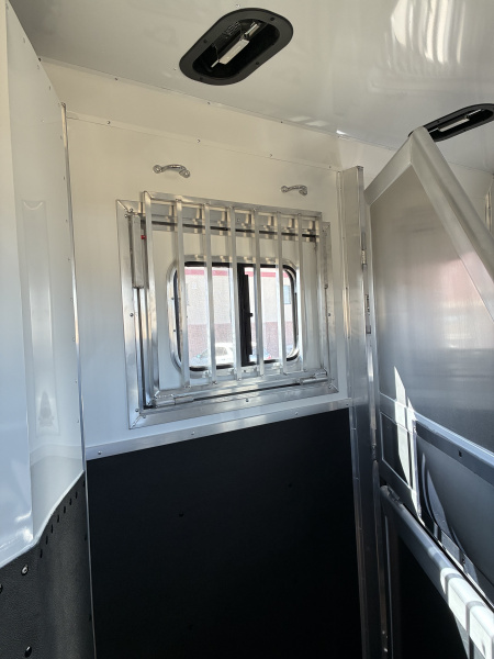 New 2026 Lakota 2H 7' LQ AC27 Horse Trailer