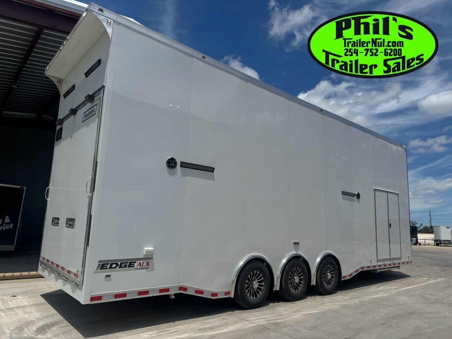 New Haulmark NEW 85X32 ALUMINUM STACKER ENCLOSED RACE TRAILER Car / Racing Trailer