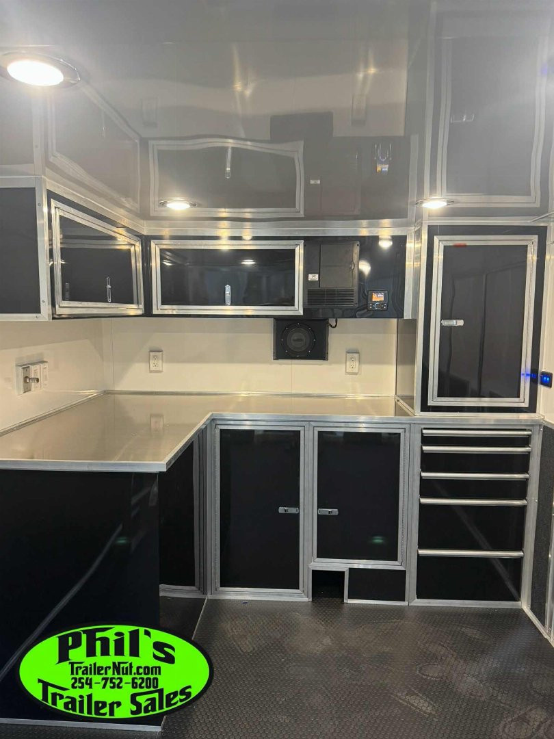 New Haulmark NEW 85X32 ALUMINUM STACKER ENCLOSED RACE TRAILER Car / Racing Trailer