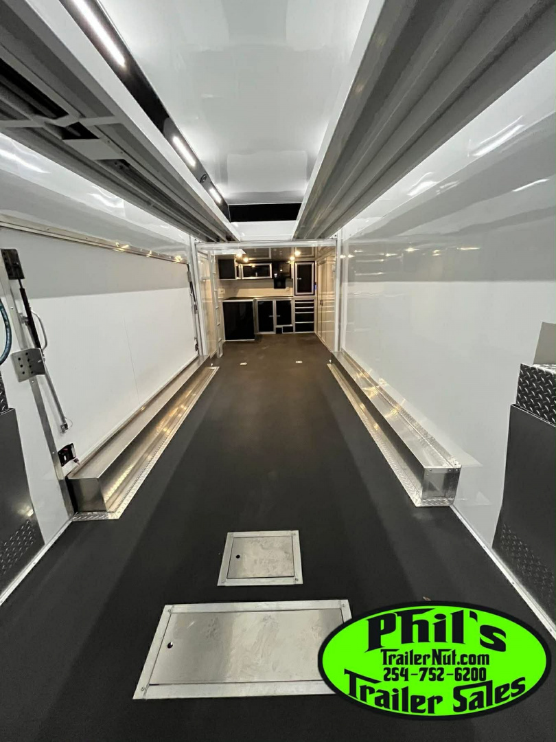 New Haulmark NEW 85X32 ALUMINUM STACKER ENCLOSED RACE TRAILER Car / Racing Trailer