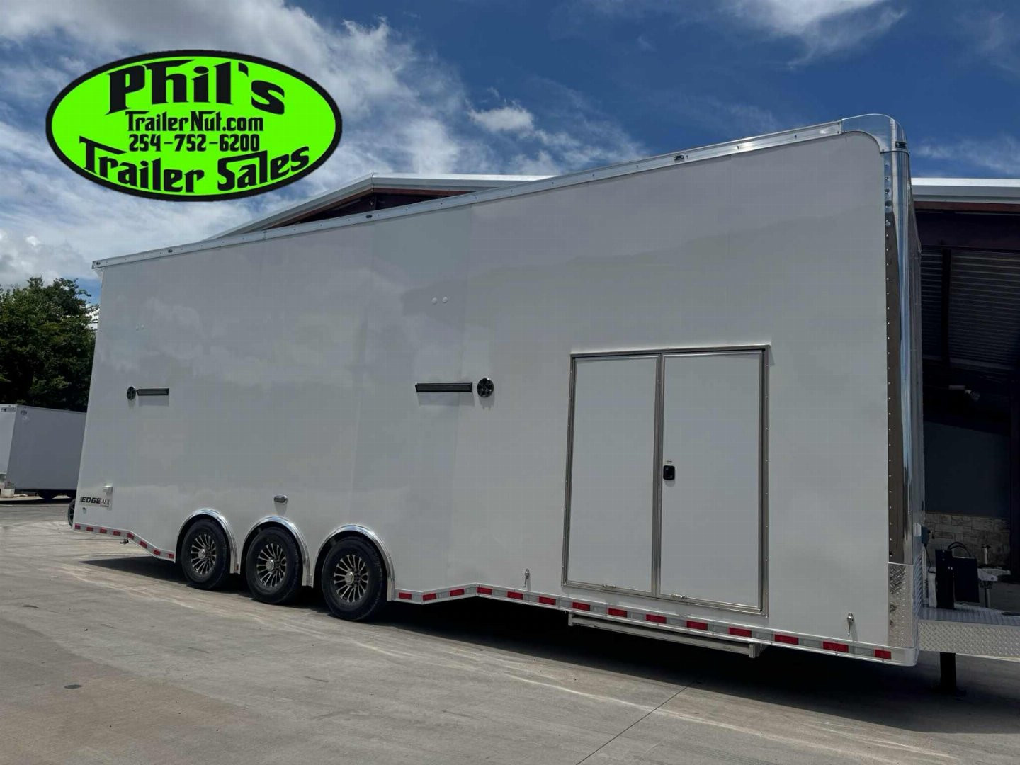 New Haulmark NEW 85X32 ALUMINUM STACKER ENCLOSED RACE TRAILER Car / Racing Trailer