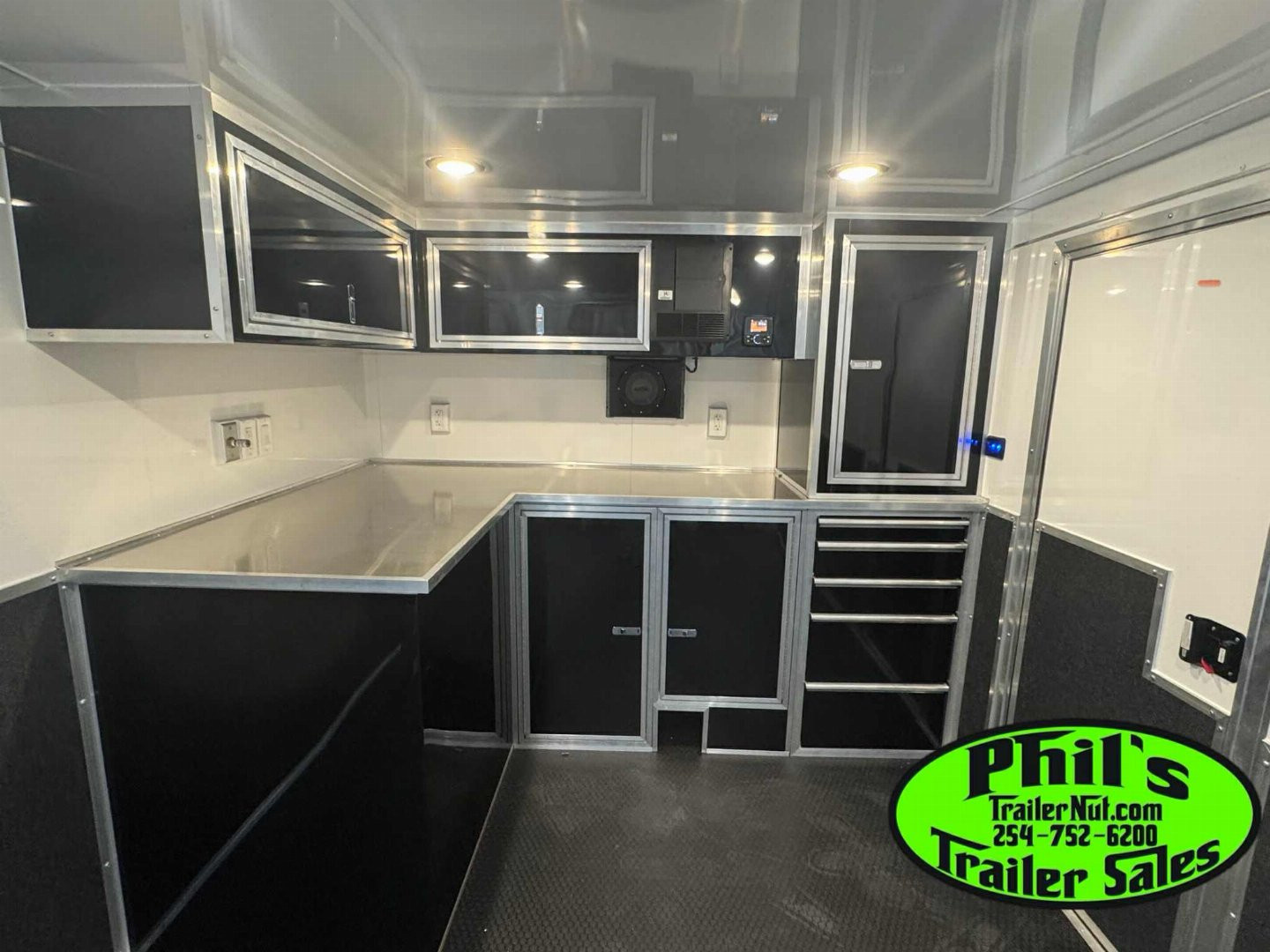 New Haulmark NEW 85X32 ALUMINUM STACKER ENCLOSED RACE TRAILER Car / Racing Trailer