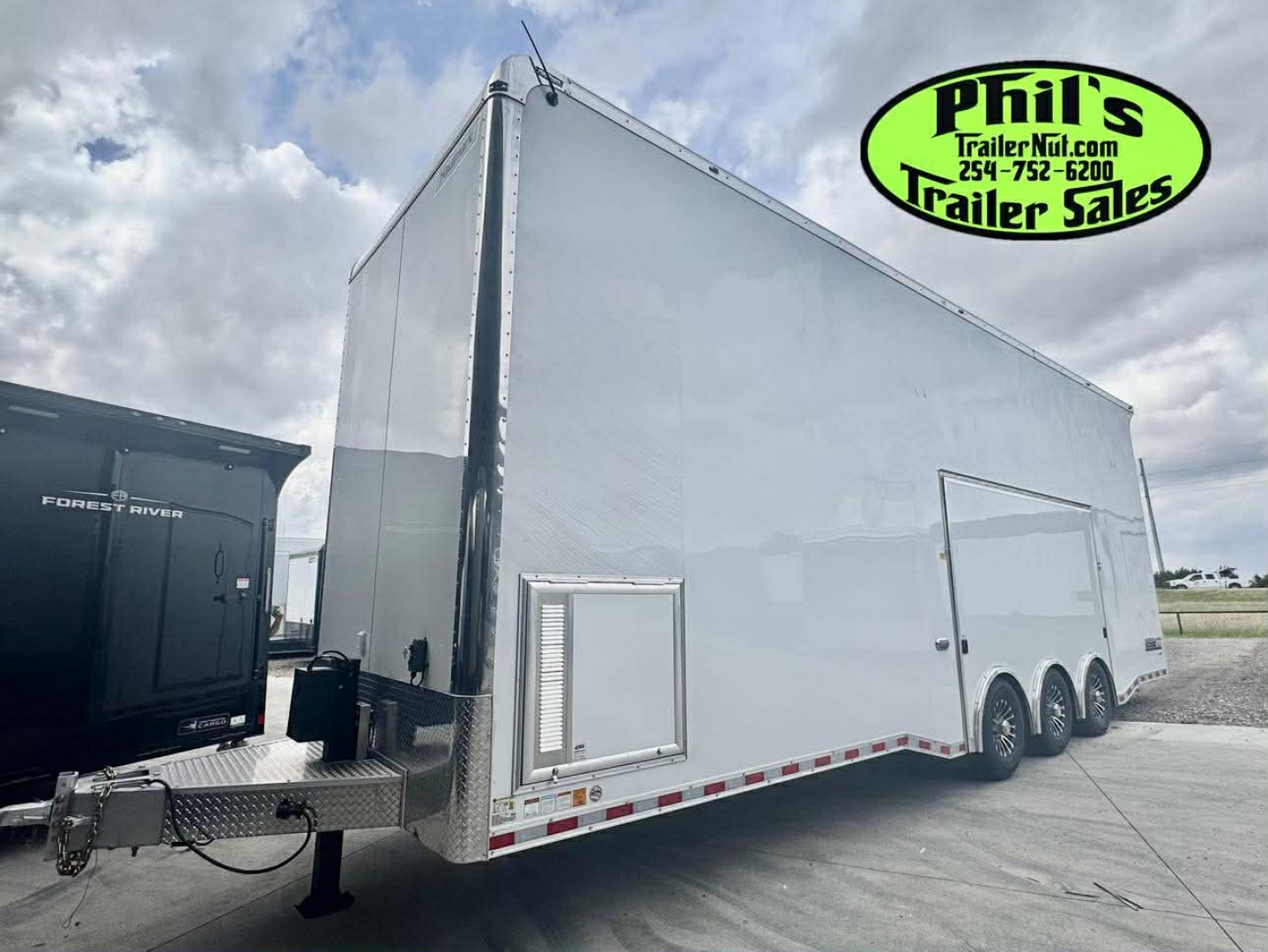 New Haulmark NEW 85X32 ALUMINUM STACKER WITH ESCAPE DOOR ENCLOSED RACE TRAILER Car / Racing Trailer TWO CAR HAULER