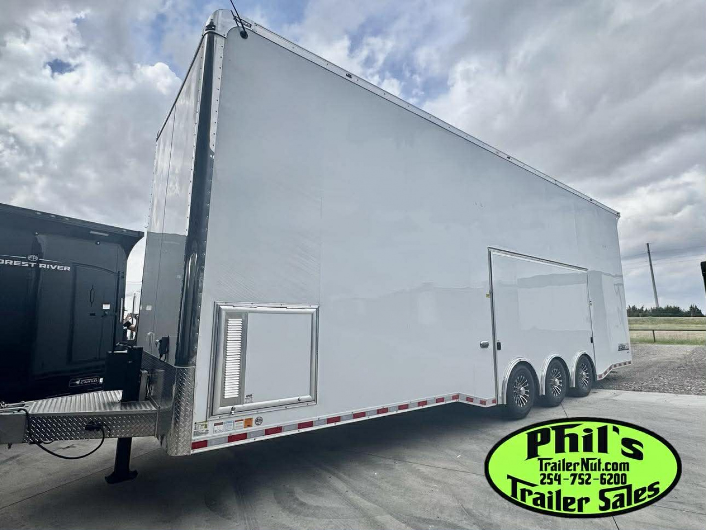 New Haulmark NEW 85X32 ALUMINUM STACKER WITH ESCAPE DOOR ENCLOSED RACE TRAILER Car / Racing Trailer TWO CAR HAULER