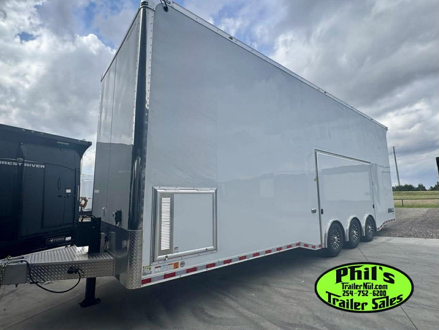 New Haulmark NEW 85X32 ALUMINUM STACKER WITH ESCAPE DOOR ENCLOSED RACE TRAILER Car / Racing Trailer TWO CAR HAULER