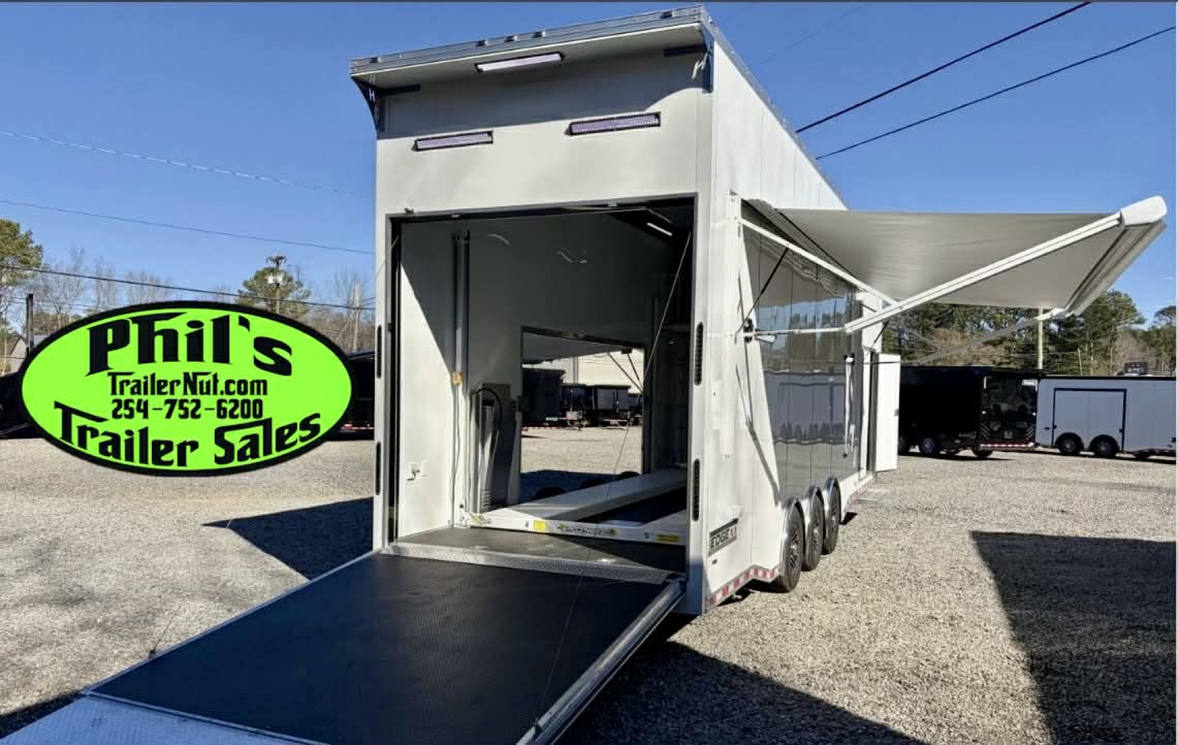 New Haulmark NEW 85X32 ALUMINUM STACKER WITH ESCAPE DOOR ENCLOSED RACE TRAILER Car / Racing Trailer TWO CAR HAULER