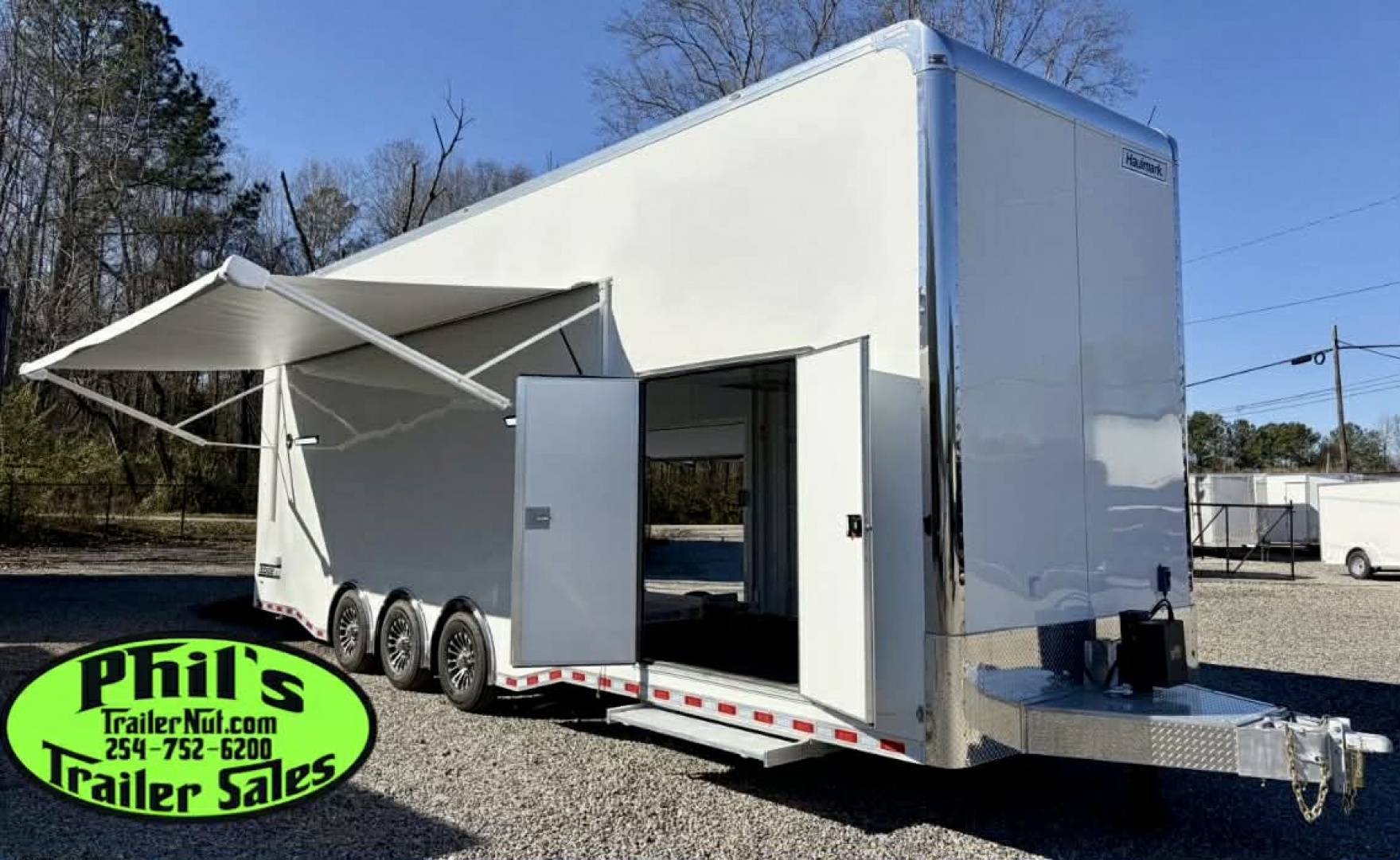 New Haulmark NEW 85X32 ALUMINUM STACKER WITH ESCAPE DOOR ENCLOSED RACE TRAILER Car / Racing Trailer TWO CAR HAULER