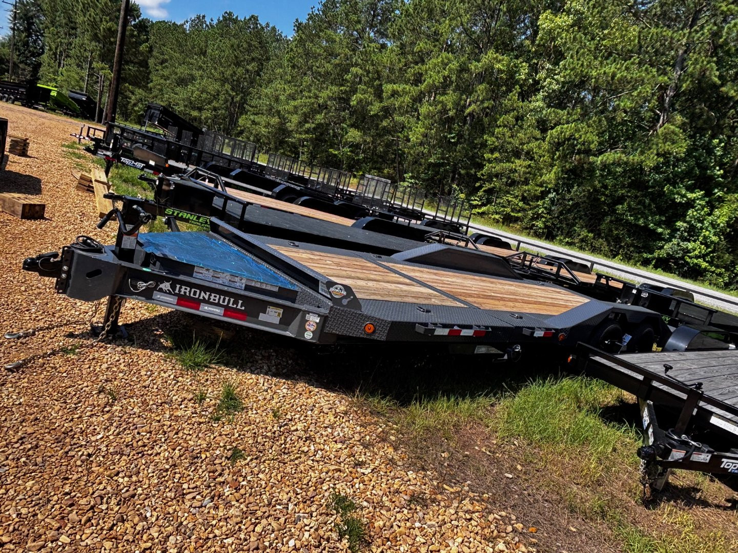 New 2026 Iron Bull 102X22 DRIVER OVER FENDER TILT DECK 14K Equipment Trailer