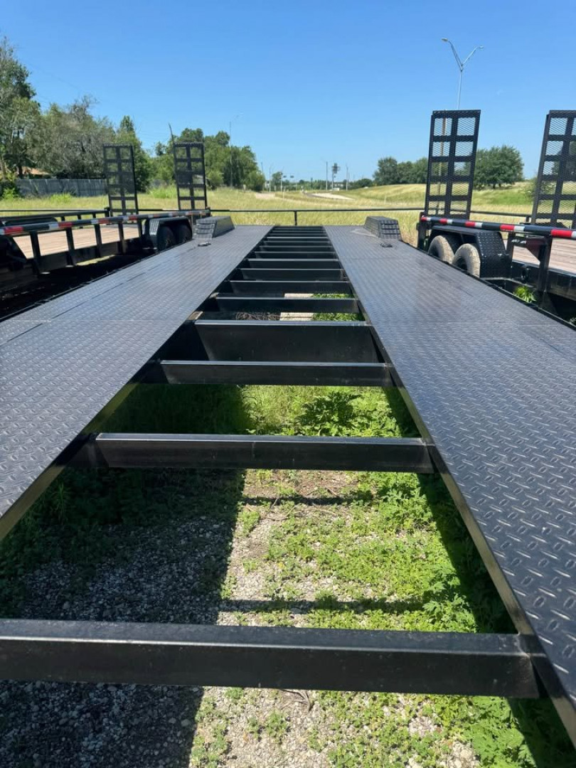 Used 2021 Texas Pride Trailers 102X40 OPEN CAR HAULER 18K GOOSENECK TRAILER Equipment Trailer