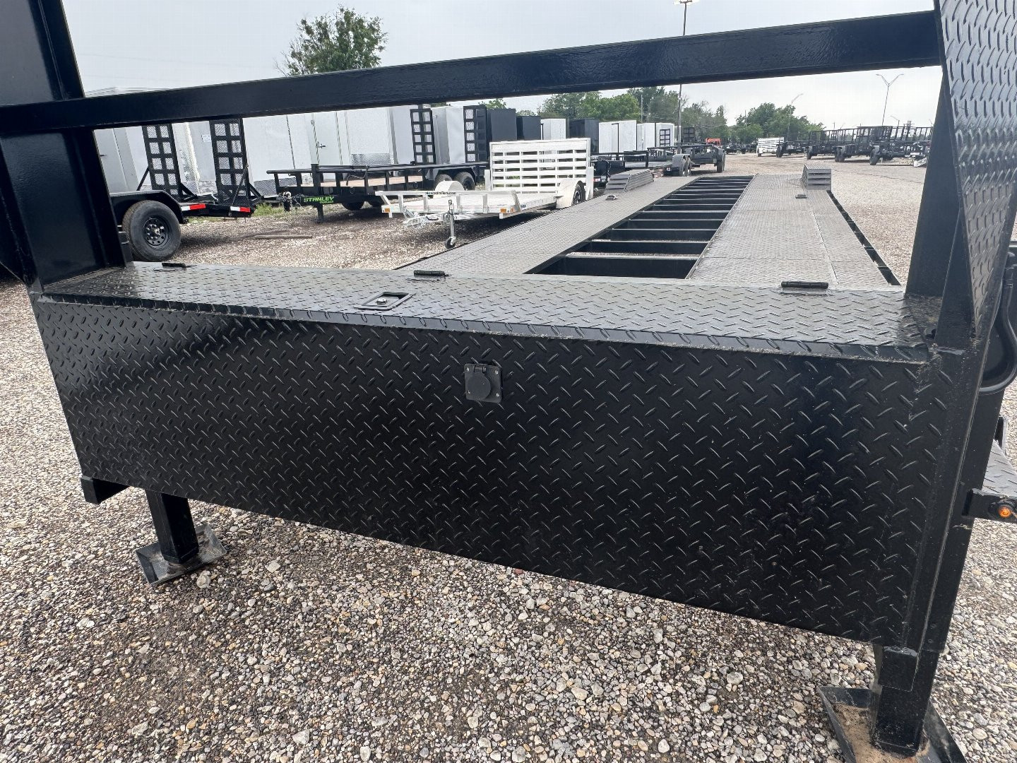 Used 2021 Texas Pride Trailers 102X40 OPEN CAR HAULER 18K GOOSENECK TRAILER Equipment Trailer