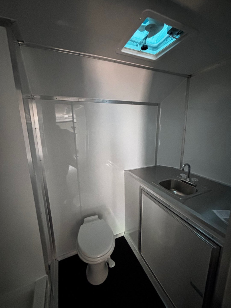 New 2025 Anvil 28' BATHROOM RACE TRAILER -.080 POLYCORE EXTERIOR-7' INTERIOR HEIGHT-BLACKOUT TRIM-ESCAPE DOOR-INSULATED CEILING Car / Racing Trailer