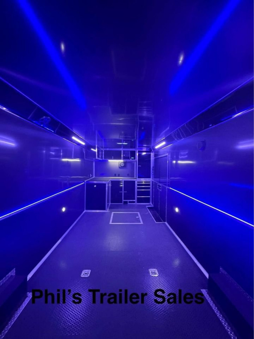 New HAULMARK NEW 85X32 EDGE ENCLOSED CAR RACE TRAILER ELECTRIC AWNING CARGO TRAILERS CAR HAULER Car / Racing Trailer