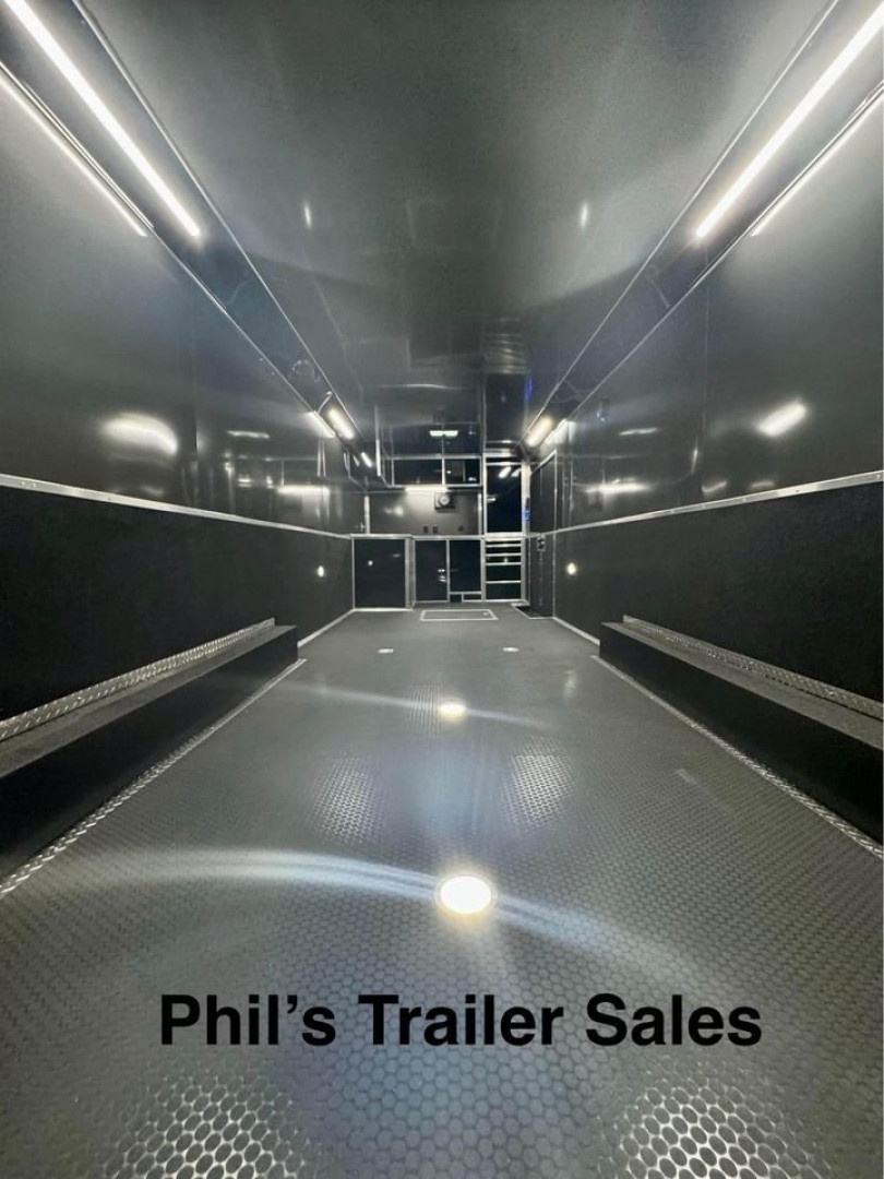 New HAULMARK NEW 85X32 EDGE ENCLOSED CAR RACE TRAILER ELECTRIC AWNING CARGO TRAILERS CAR HAULER Car / Racing Trailer