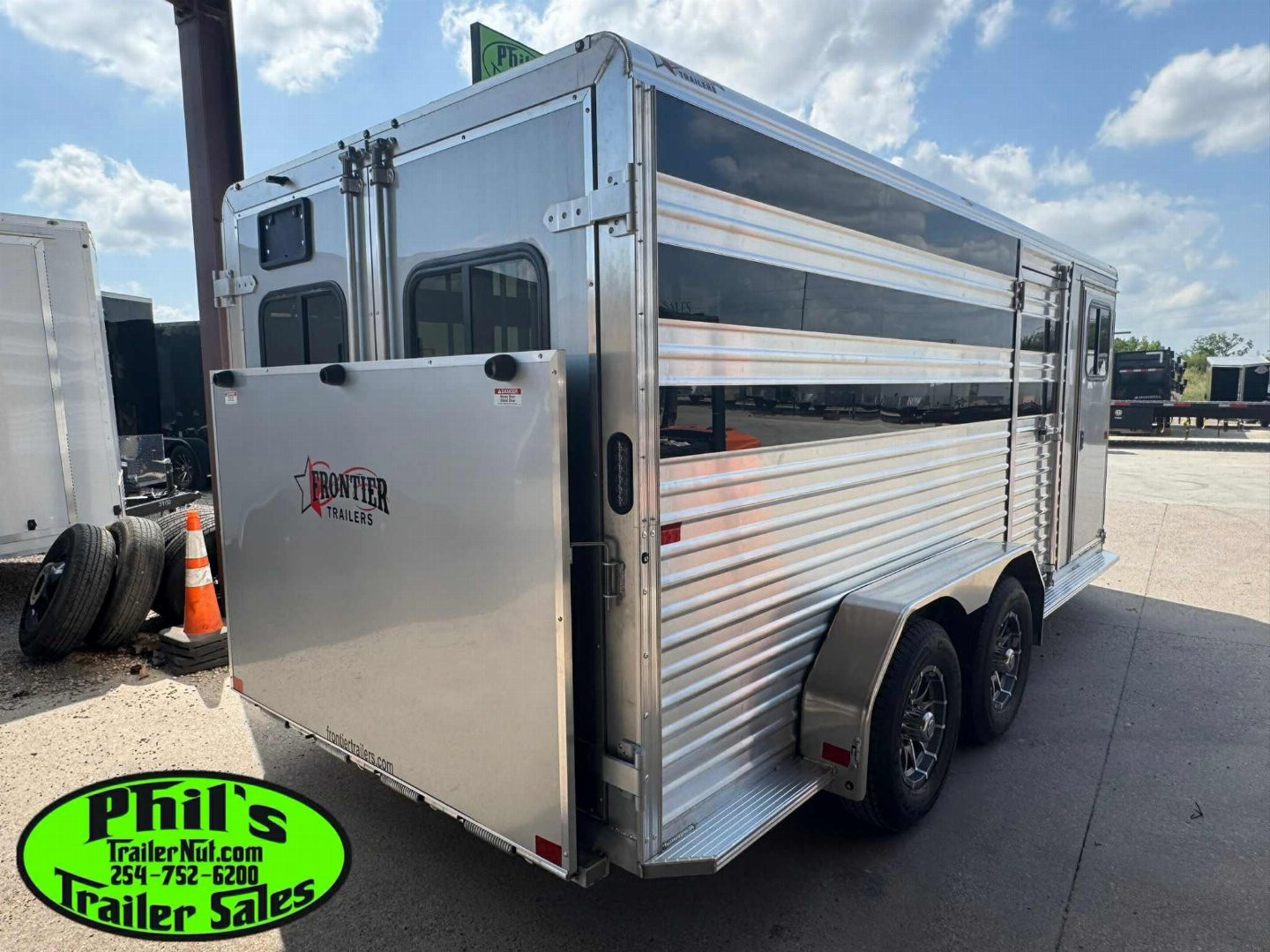 New Frontier Trailers LOW PRO 6 PEN STOCK TRAILER Stock / Stock Combo Trailer LAST 1 AT THIS PRICE! GET IT BEFORE IT'S GONE!