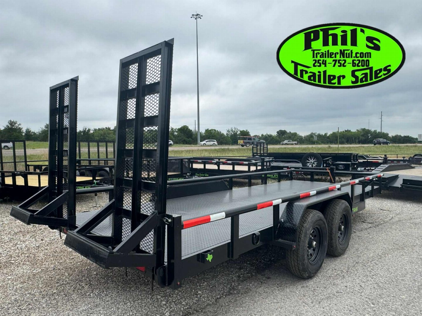 New STANLEY TRAILERS EQUIPMNT TRAILER 83X24 14K STEEL FLOOR Equipment Trailer 14K UTILITY TRAILER STAND UP RAMPS PIPE TOP