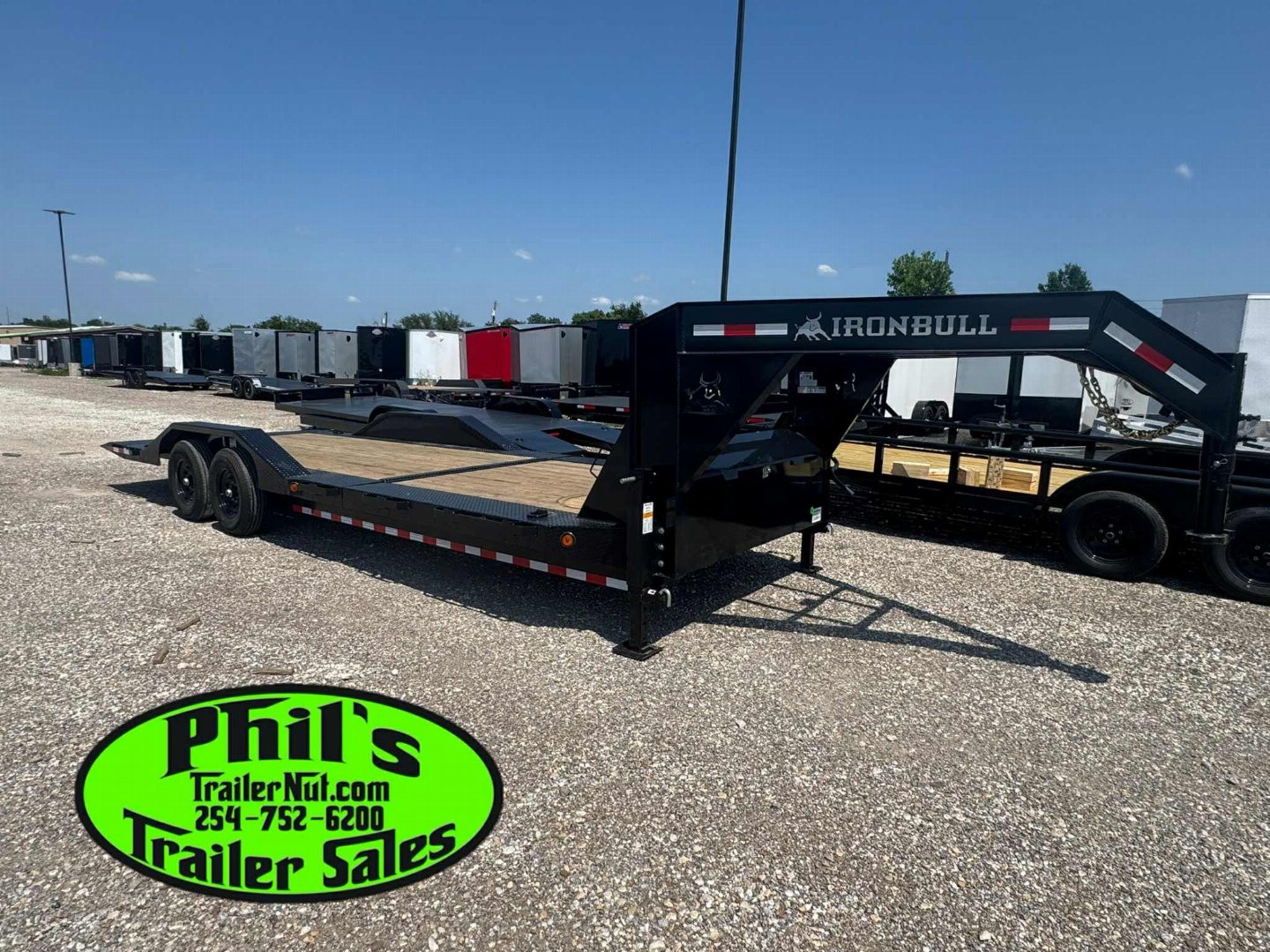 New 2026 Iron Bull 102 X 24 LOW PRO GOOSENECK TILT TRAILER Tilt Trailer HEAVY EQUIPMENT TRAILER DRIVE OVER FENDERS
