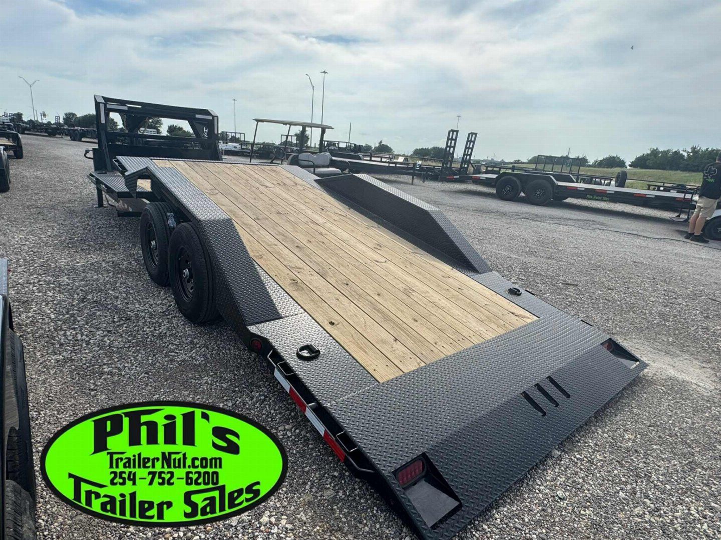 New 2026 Iron Bull 102 X 24 LOW PRO GOOSENECK TILT TRAILER Tilt Trailer HEAVY EQUIPMENT TRAILER DRIVE OVER FENDERS