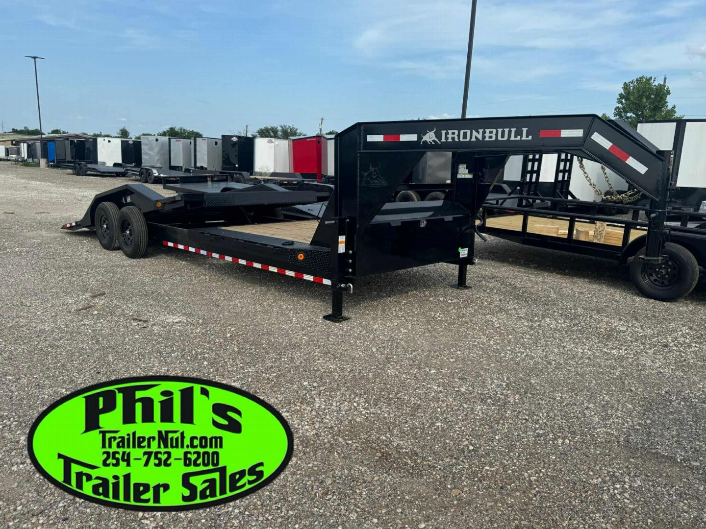 New 2026 Iron Bull 102 X 24 LOW PRO GOOSENECK TILT TRAILER Tilt Trailer HEAVY EQUIPMENT TRAILER DRIVE OVER FENDERS
