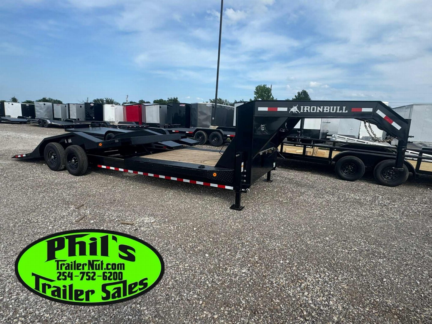 New 2026 Iron Bull 102 X 24 LOW PRO GOOSENECK TILT TRAILER Tilt Trailer HEAVY EQUIPMENT TRAILER DRIVE OVER FENDERS