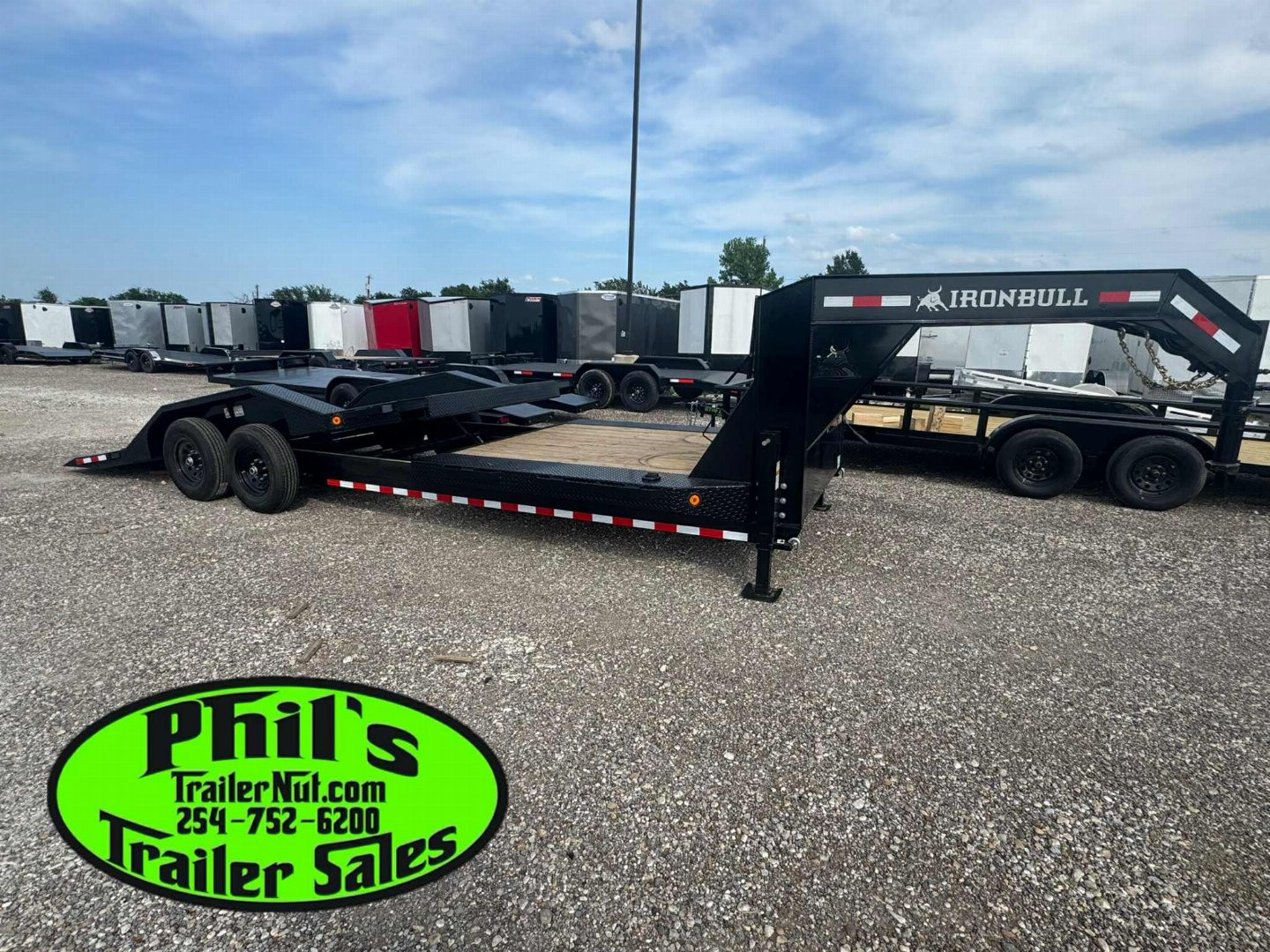 New 2026 Iron Bull 102 X 24 LOW PRO GOOSENECK TILT TRAILER Tilt Trailer HEAVY EQUIPMENT TRAILER DRIVE OVER FENDERS