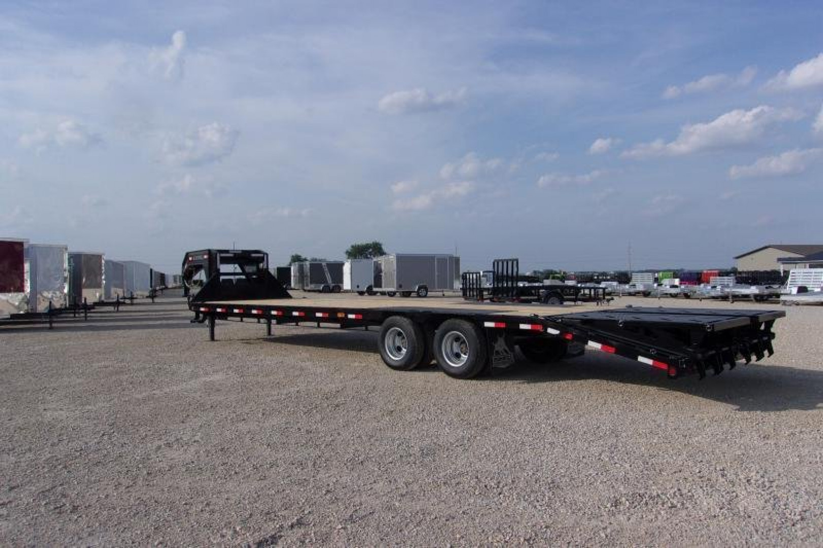 New IRON BULL 32 24K TANDEM DUAL EQUIPMENT TRAILER DECK OVER Equipment Trailer
