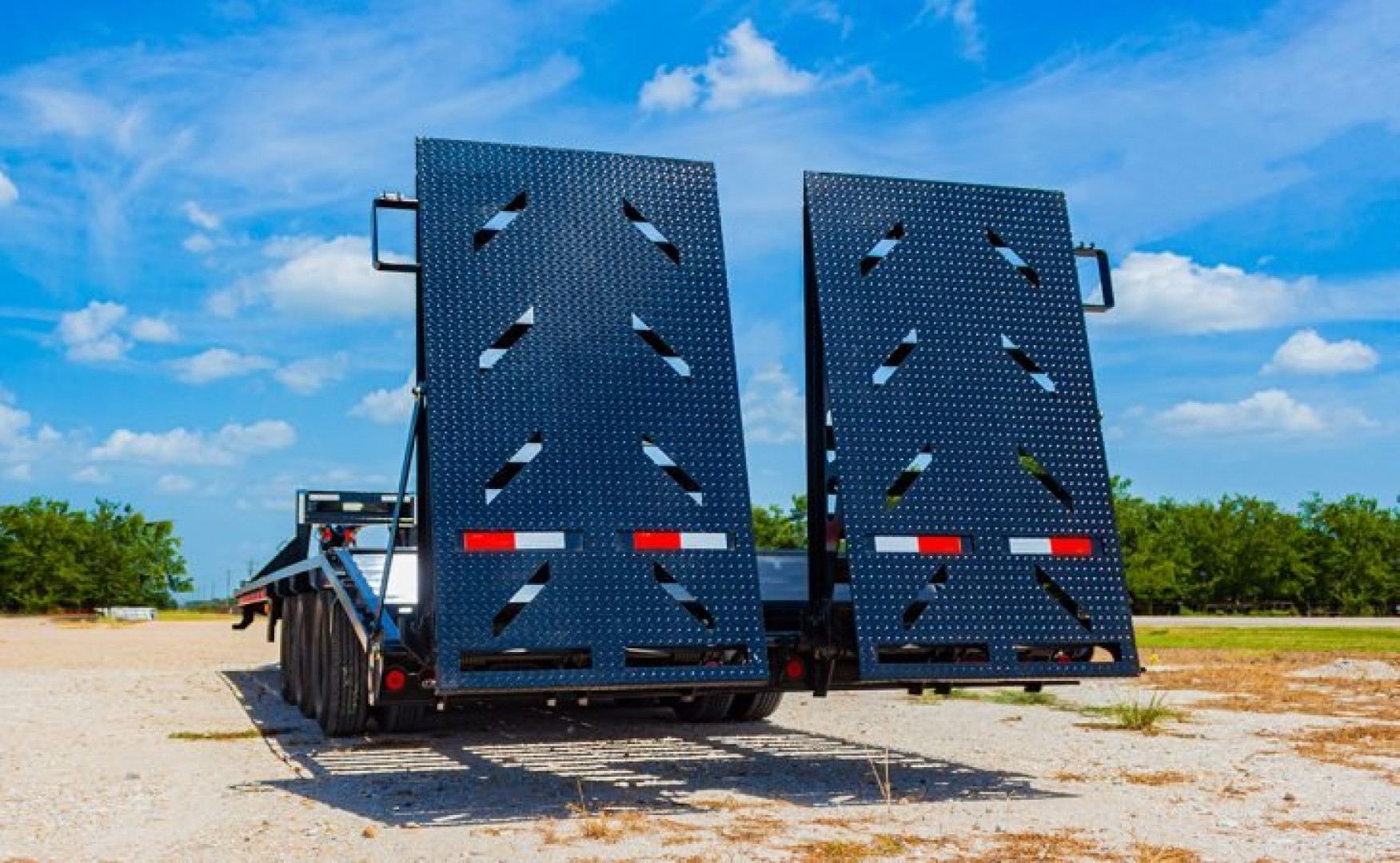 New IRON BULL 32 24K TANDEM DUAL EQUIPMENT TRAILER DECK OVER Equipment Trailer