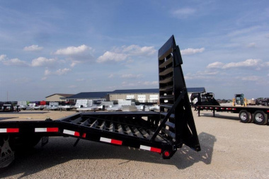 New IRON BULL 32 24K TANDEM DUAL EQUIPMENT TRAILER DECK OVER Equipment Trailer