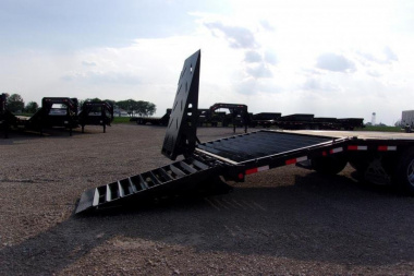 New IRON BULL 32 24K TANDEM DUAL EQUIPMENT TRAILER DECK OVER Equipment Trailer