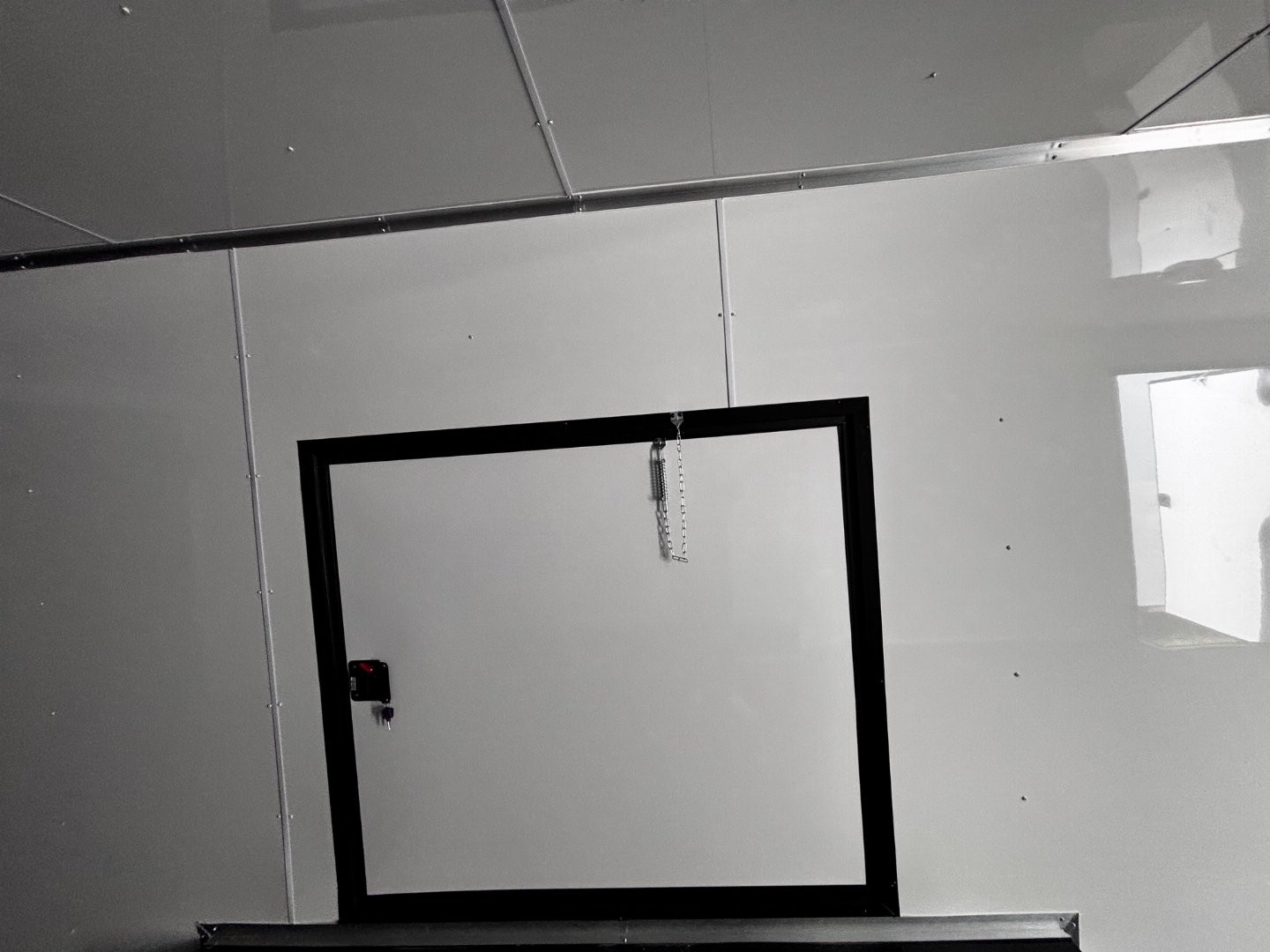 New 2025 8.5X28' RACE TRAILER-ESCAPE DOOR-BLACK OUT TRIM-7' INTERIOR-ELECTRIC JACK-WING-LOADING LIGHTS-GEN COMPARTMENT-MUCH MORE Car / Racing Trailer