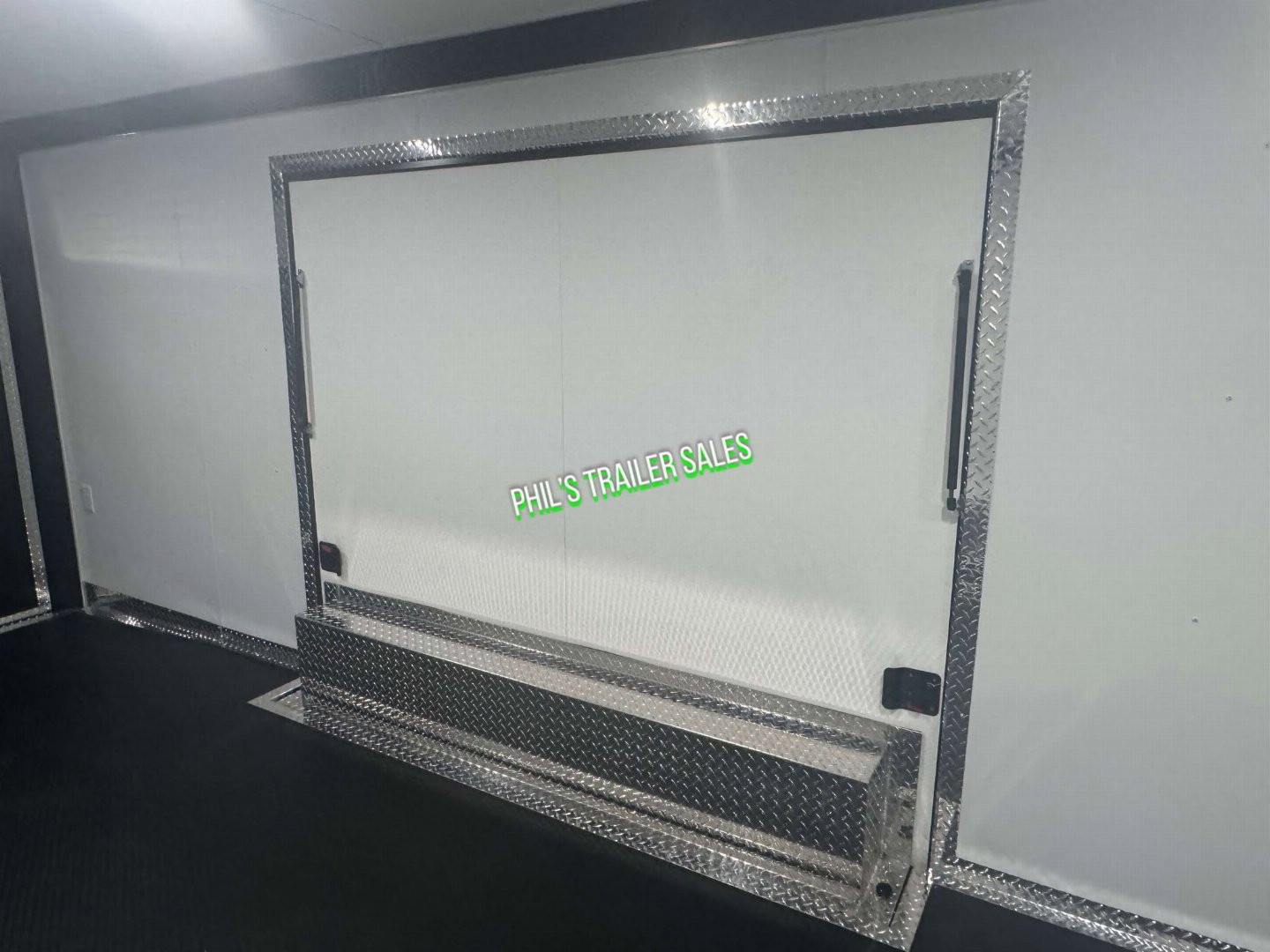 New 2025 RC Trailers 8.5X24 Car / Racing Trailer FULL ESCAPE DOOR WITH REMOVABLE FENDER TORSION AXLES