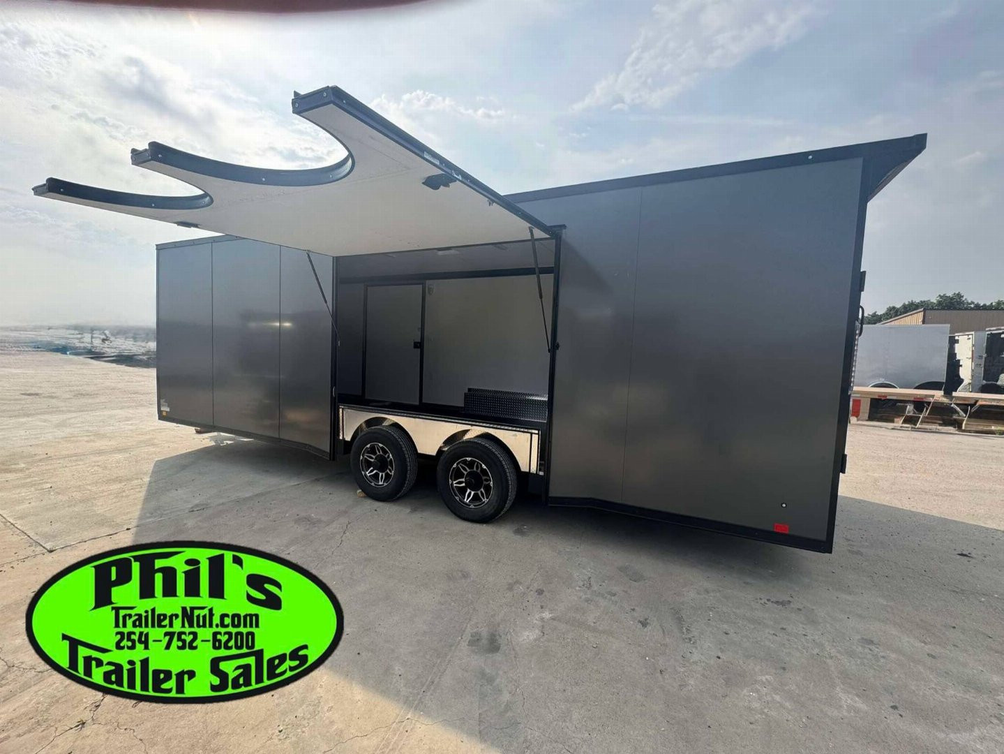 New 2025 RC Trailers 8.5X24 Car / Racing Trailer FULL ESCAPE DOOR WITH REMOVABLE FENDER TORSION AXLES
