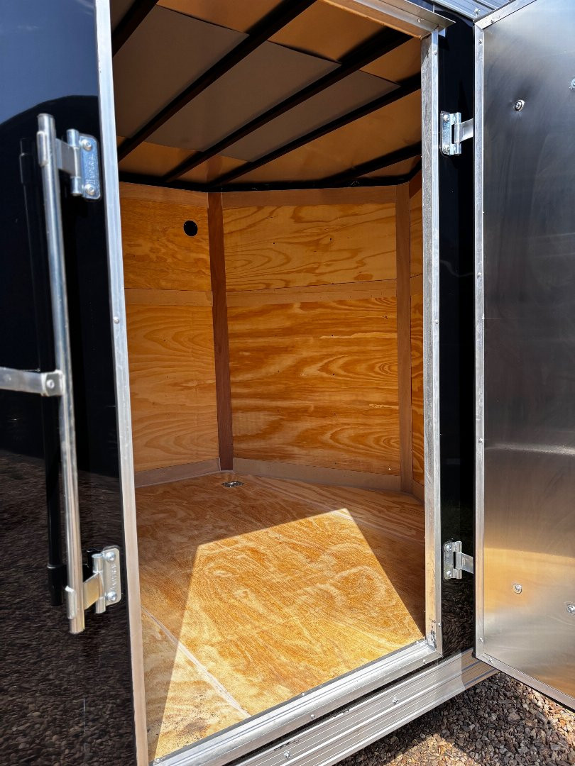 New 2025 8.5X20' ENCLOSED CAR HAULER -.080 POLYCORE EXTERIOR-6'4" INTERIOR HEIGHT-16" CENTERS- D-RINGS-CHROME TRIM Car / Racing Trailer