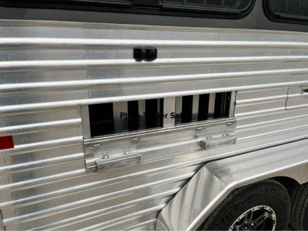 New Frontier Trailers LOW PRO LIVESTOCK TRAILER 6 PEN Stock / Stock Combo Trailer