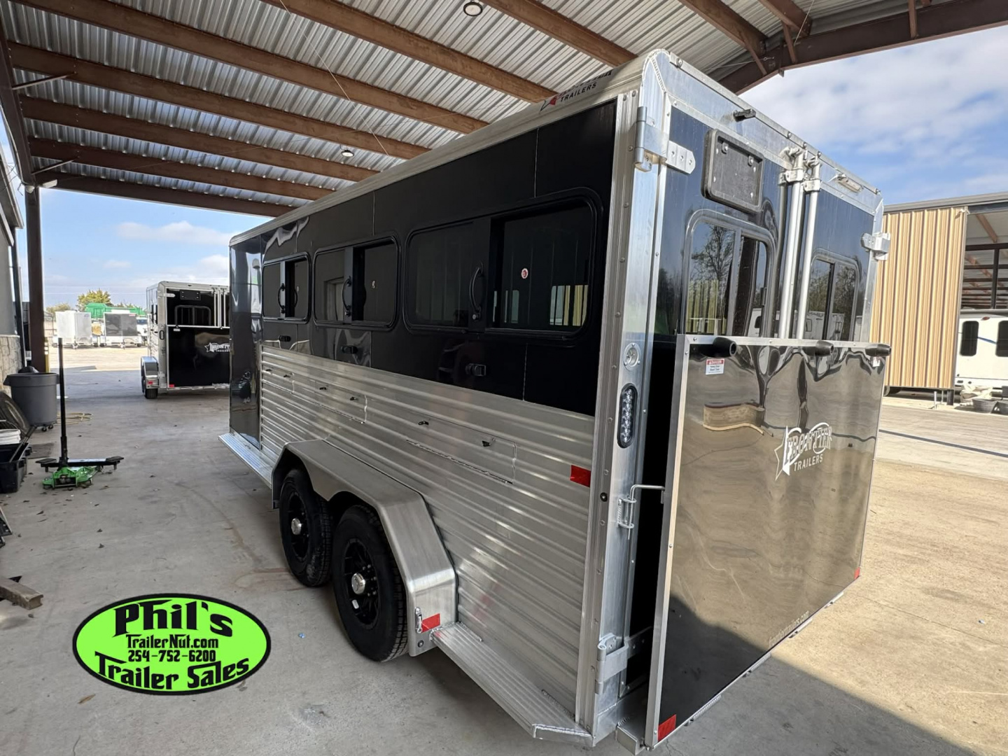 New Frontier Trailers LOW PRO LIVESTOCK TRAILER 6 PEN Stock / Stock Combo Trailer