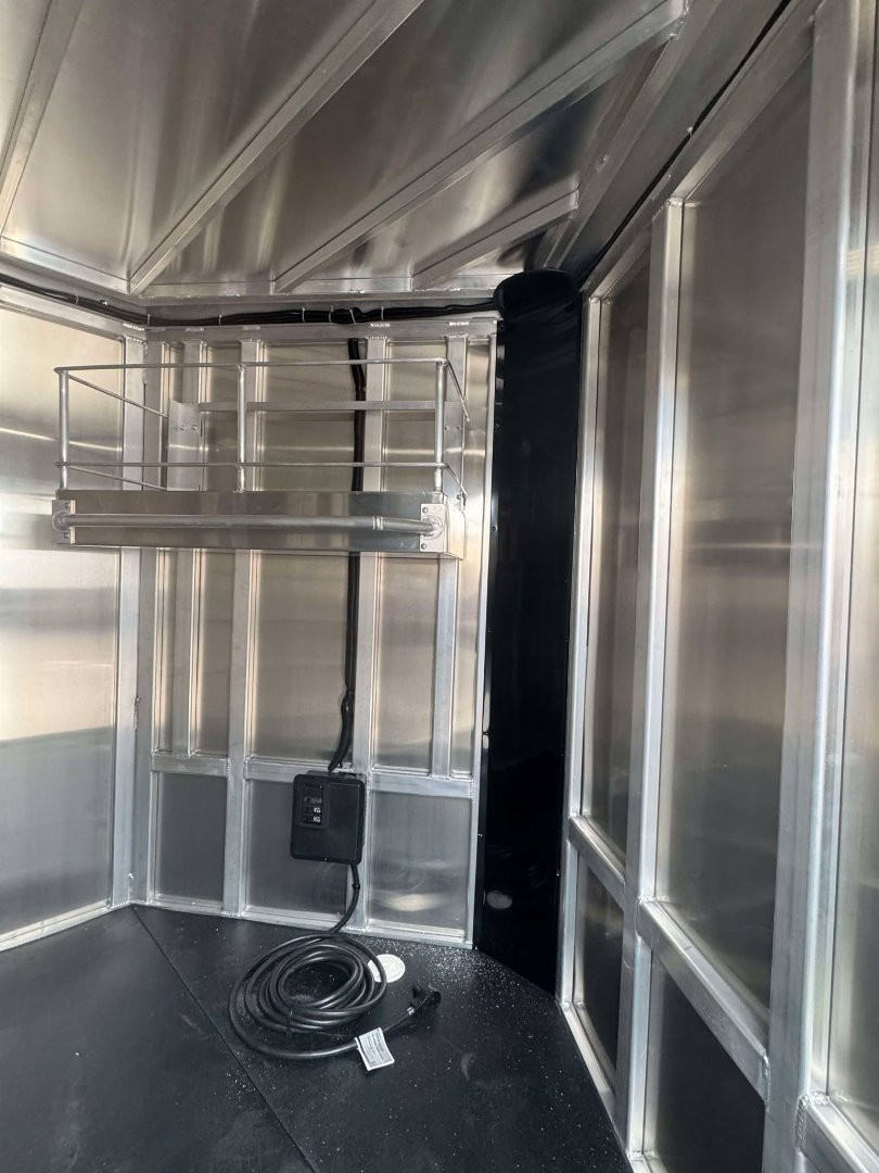 New Frontier Trailers LOW PRO LIVESTOCK TRAILER 6 PEN Stock / Stock Combo Trailer