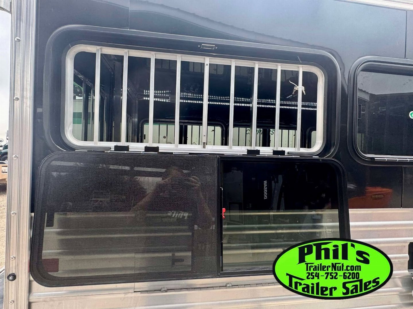 New Frontier Trailers LOW PRO LIVESTOCK TRAILER 6 PEN Stock / Stock Combo Trailer